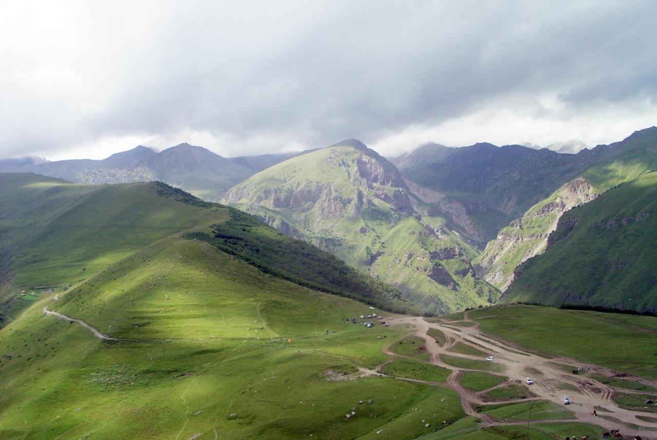 Гостевой дом Закат Казбеги Экстерьер фото